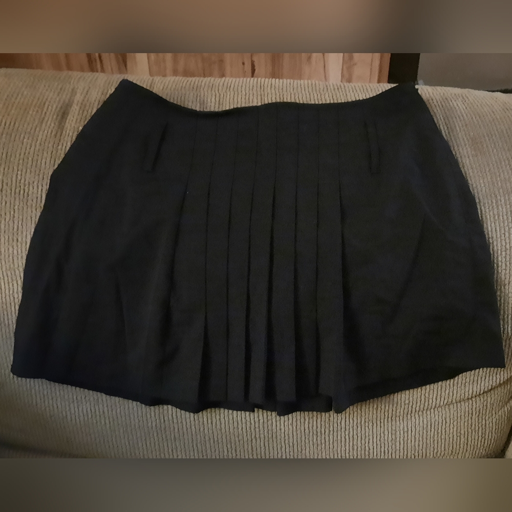 NEW Burberry Black Pleated Midi Skirt Size 10